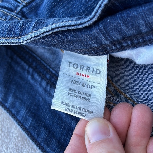 TORRID First At Fit Denim Jeans, Size 26R - Picture 11 of 16
